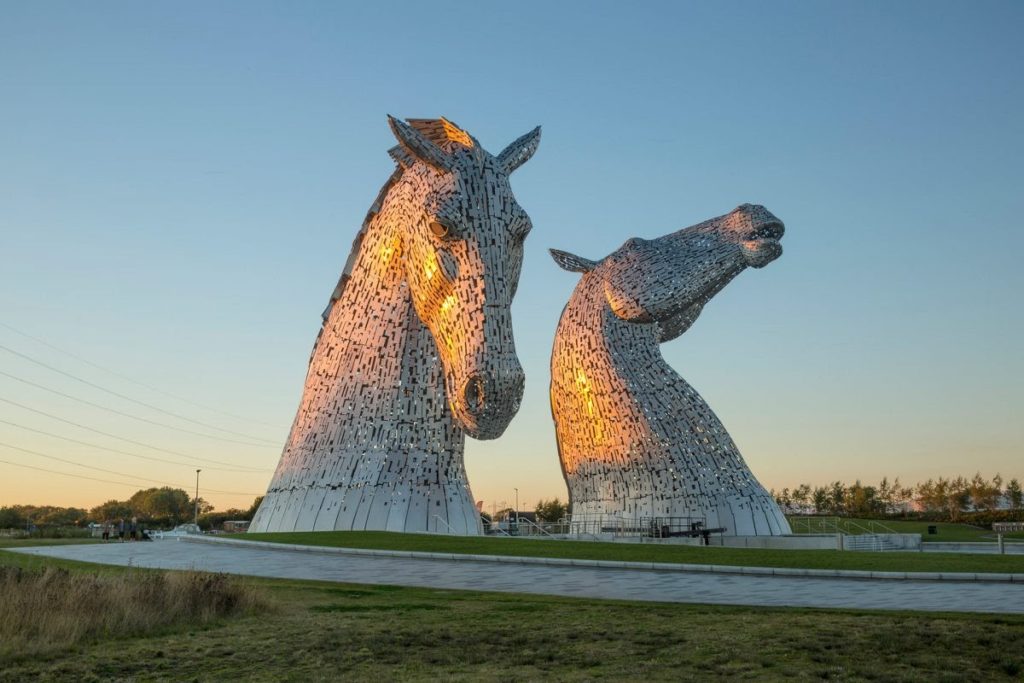Two stainless steel horse heads form the metal sculpture ‘The Kelpies”