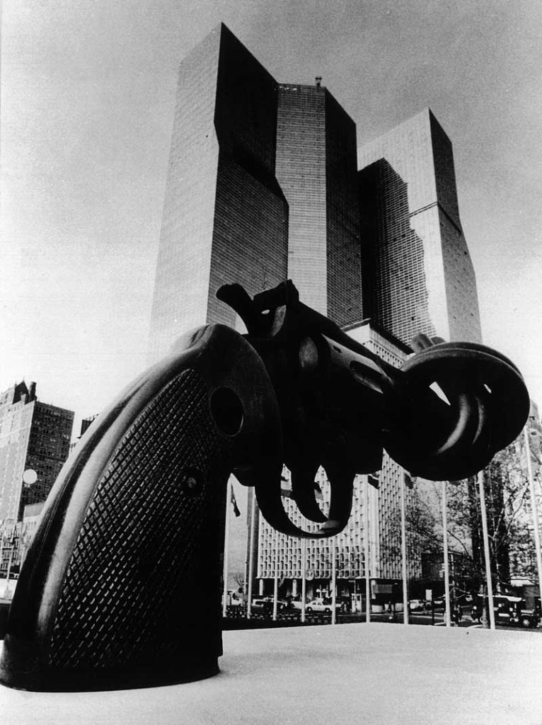 Photograph of the original Knotted Gun steel sculpture 
